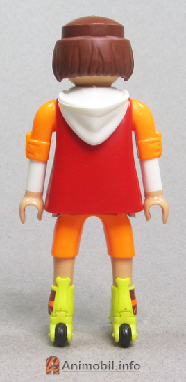 Girls Series 25 Ten Pizza Delivery Skater