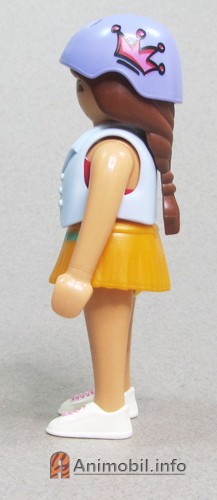 Girls Series 25 Twelve Skateboarder