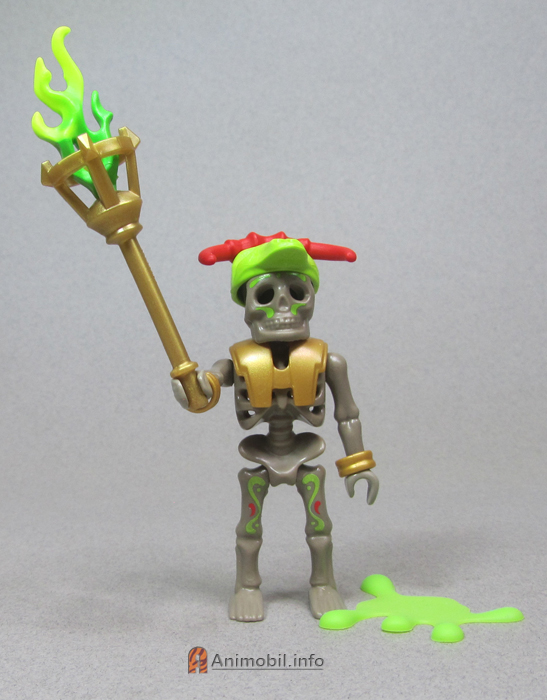 Novelmore Skeleton 12 Torch Bearer