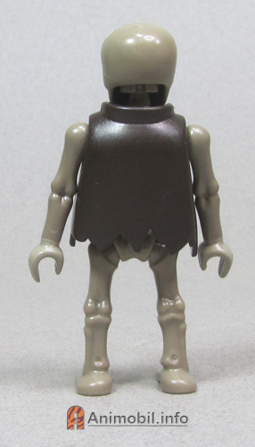 Novelmore Skeleton 6 Skull Flail