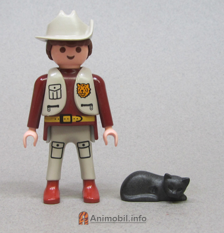 Cat Sleeping 2 Black