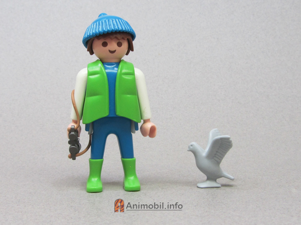 Dove Wings Out Light Grey