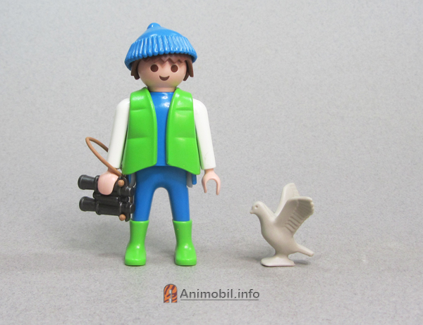 Dove Wings Out Light Grey 2