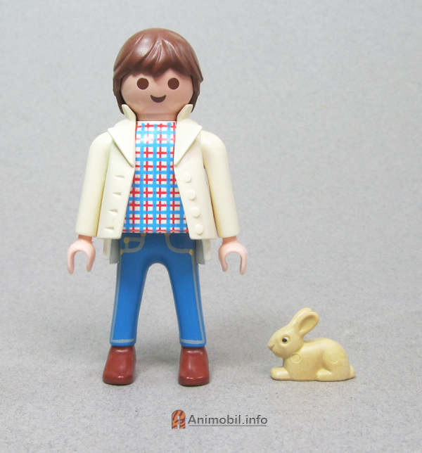 Rabbit Small 2 Light Tan Crouching