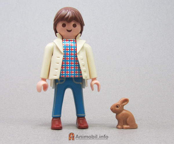 Rabbit Small 2 Tan Sitting