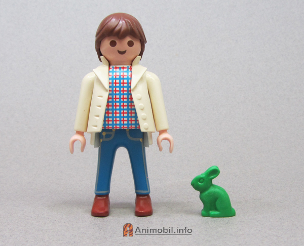 Rabbit Small Green Sitting