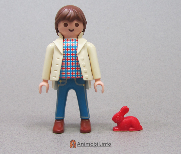 Rabbit Small Red Crouching