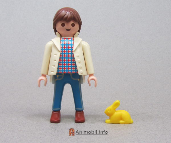 Rabbit Small Yellow Crouching