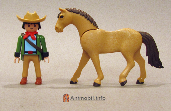 Horse Trakehner Tan